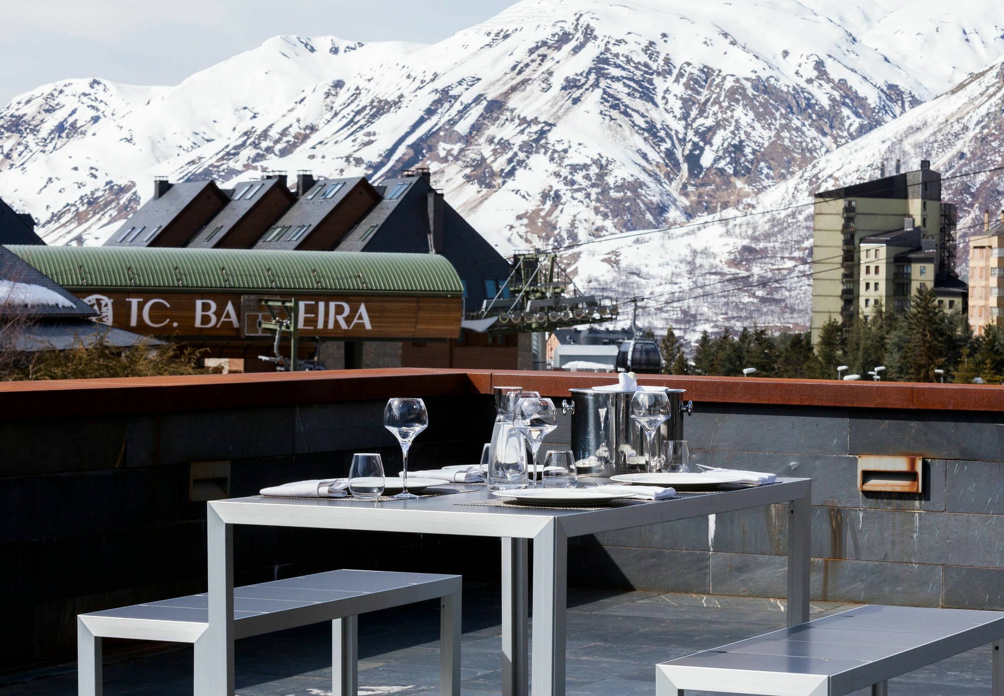 Hotel Ac Baqueira Ski Resort, Autograph Collection Baqueira Beret Exterior foto