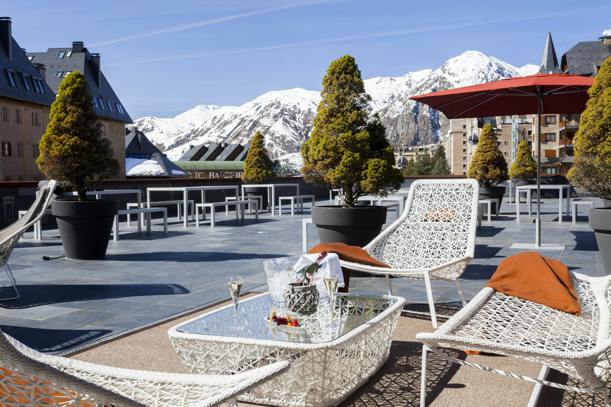 Hotel Ac Baqueira Ski Resort, Autograph Collection Baqueira Beret Exterior foto